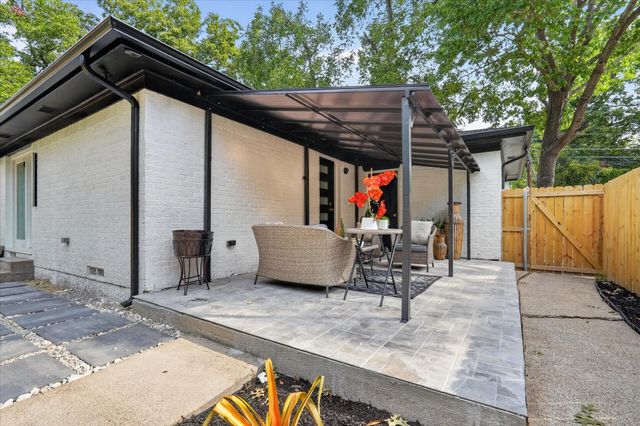 2208 Springhill Drive, Dallas, TX 75228