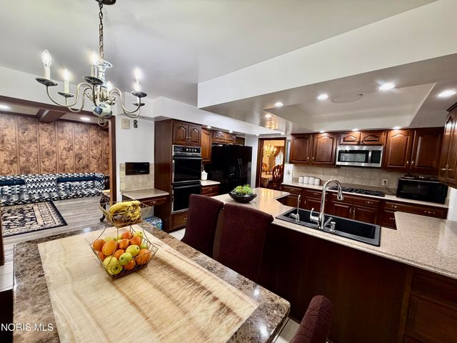 4837 Springbrook Drive, Toledo, OH 43615