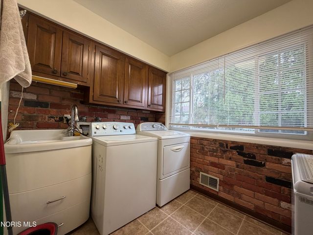 4837 Springbrook Drive, Toledo, OH 43615