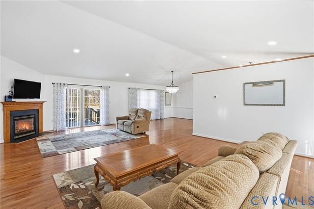 16141 Catalpa Dr, Hanover, VA 23069