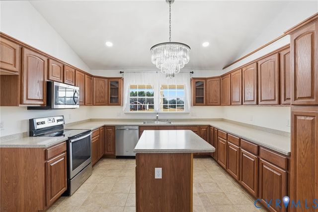 16141 Catalpa Dr, Hanover, VA 23069