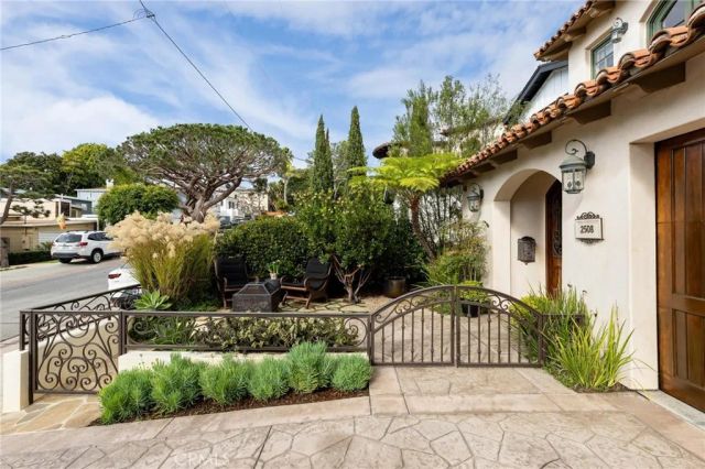 2508 Pine, Manhattan Beach, CA 90266