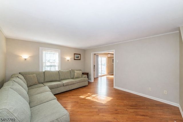 53 Circle Dr, Parsippany-troy Hills Twp., NJ 07878