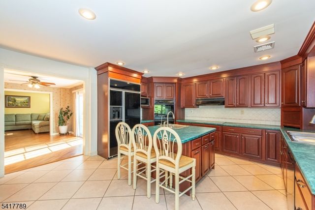 53 Circle Dr, Parsippany-troy Hills Twp., NJ 07878