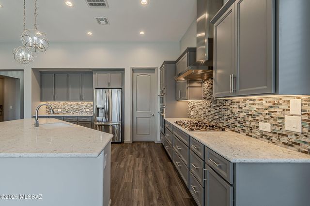 525 N Sonoma Vista Drive, Green Valley, AZ 85614