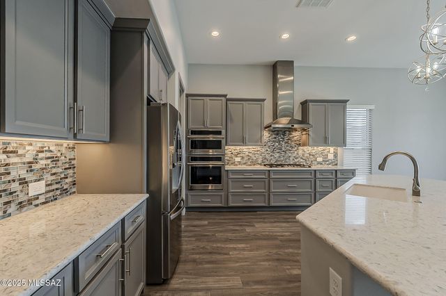 525 N Sonoma Vista Drive, Green Valley, AZ 85614