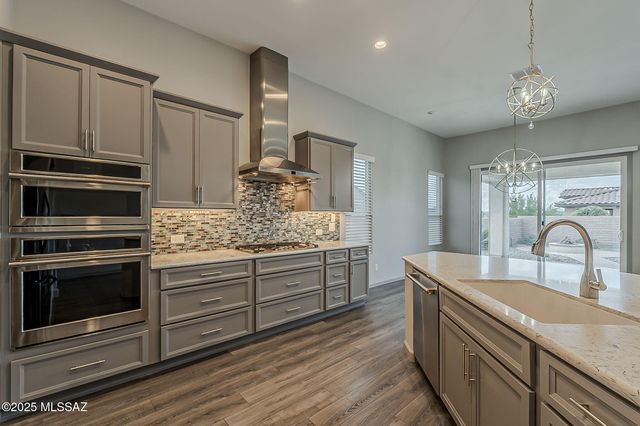 525 N Sonoma Vista Drive, Green Valley, AZ 85614