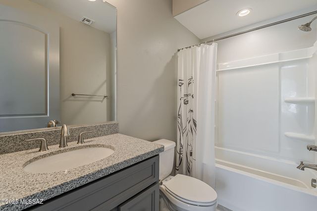 525 N Sonoma Vista Drive, Green Valley, AZ 85614