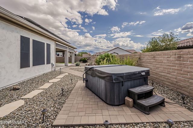 525 N Sonoma Vista Drive, Green Valley, AZ 85614