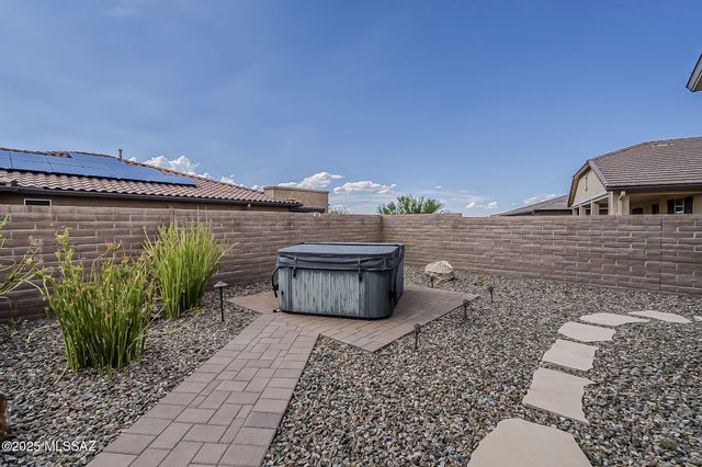 525 N Sonoma Vista Drive, Green Valley, AZ 85614
