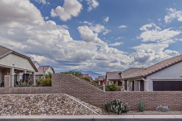 525 N Sonoma Vista Drive, Green Valley, AZ 85614