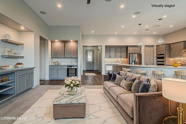 525 N Sonoma Vista Drive, Green Valley, AZ 85614