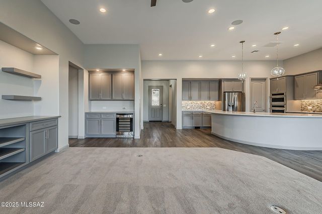 525 N Sonoma Vista Drive, Green Valley, AZ 85614