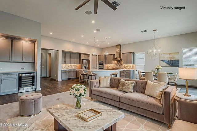 525 N Sonoma Vista Drive, Green Valley, AZ 85614