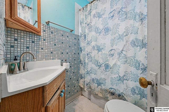 2714 W Chandler Road, Bellevue, NE 68147
