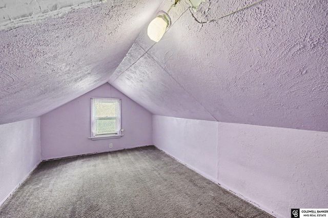 2714 W Chandler Road, Bellevue, NE 68147