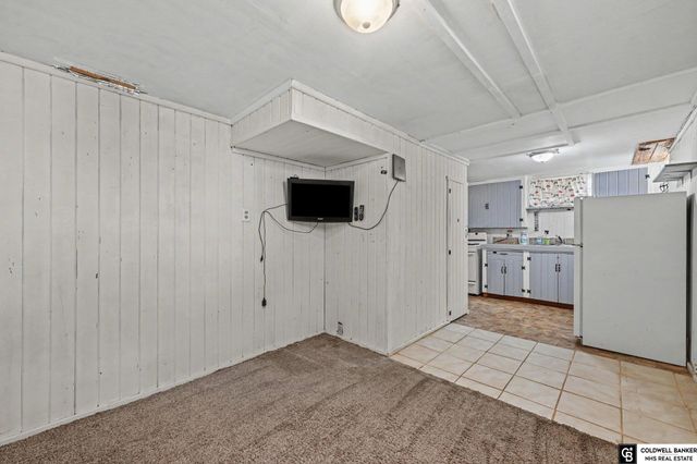 2714 W Chandler Road, Bellevue, NE 68147