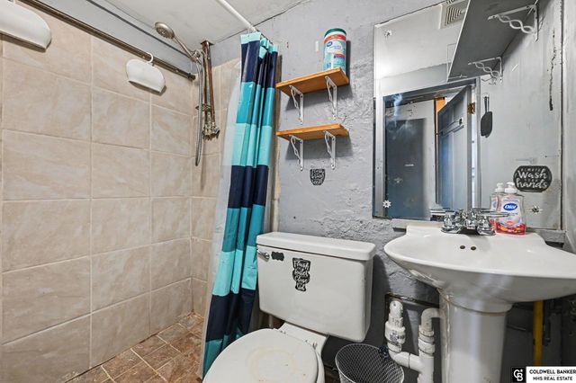 2714 W Chandler Road, Bellevue, NE 68147