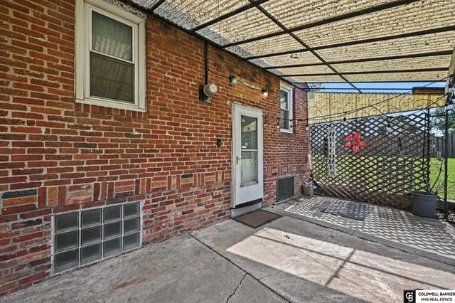 2714 W Chandler Road, Bellevue, NE 68147