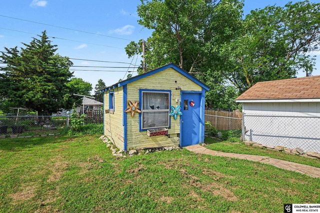 2714 W Chandler Road, Bellevue, NE 68147