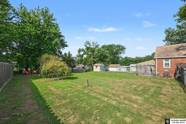 2714 W Chandler Road, Bellevue, NE 68147