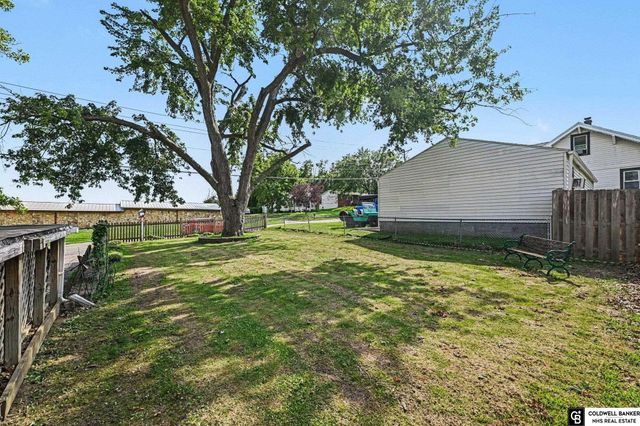 2714 W Chandler Road, Bellevue, NE 68147