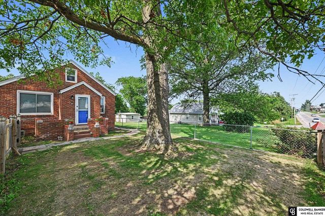 2714 W Chandler Road, Bellevue, NE 68147