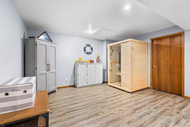 3137 HARTFORD COURT, Suamico, WI 54313