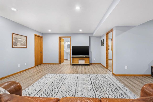 3137 HARTFORD COURT, Suamico, WI 54313