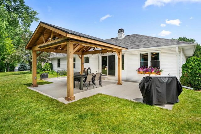 3137 HARTFORD COURT, Suamico, WI 54313