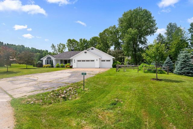 3137 HARTFORD COURT, Suamico, WI 54313