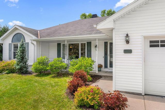 3137 HARTFORD COURT, Suamico, WI 54313
