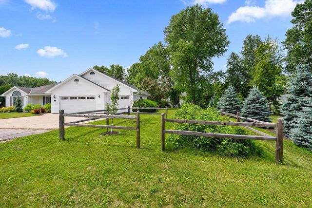 3137 HARTFORD COURT, Suamico, WI 54313