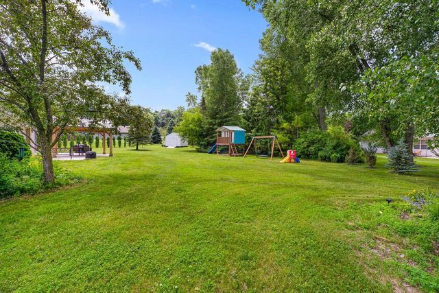 3137 HARTFORD COURT, Suamico, WI 54313