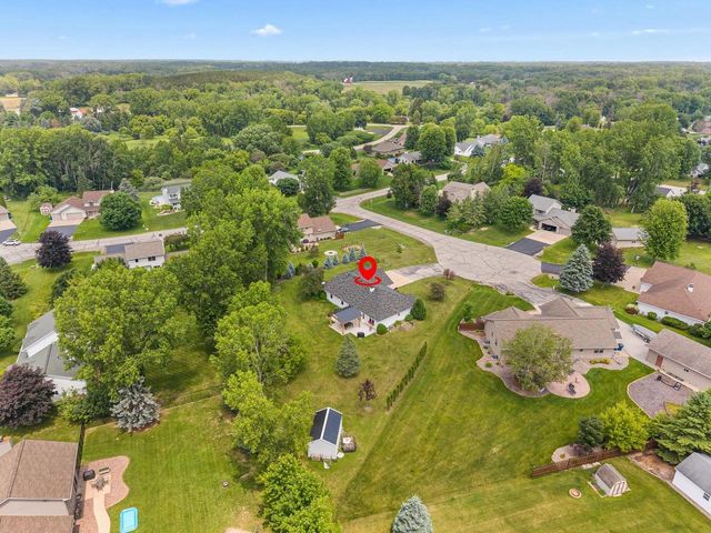 3137 HARTFORD COURT, Suamico, WI 54313