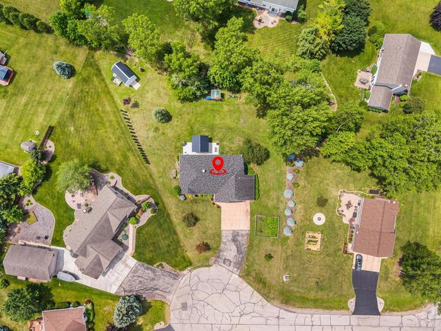 3137 HARTFORD COURT, Suamico, WI 54313