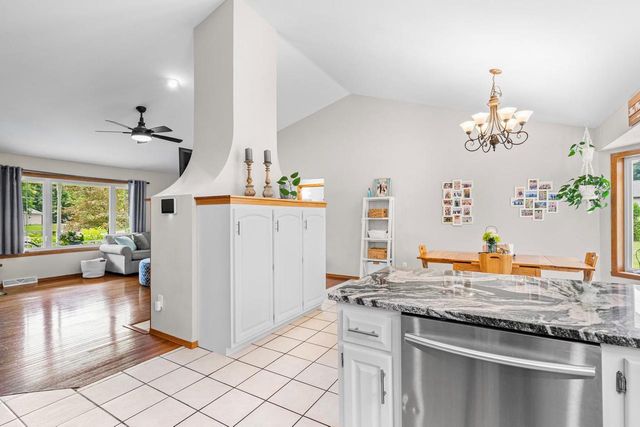 3137 HARTFORD COURT, Suamico, WI 54313