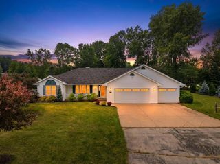 3137 HARTFORD COURT, Suamico, WI 54313