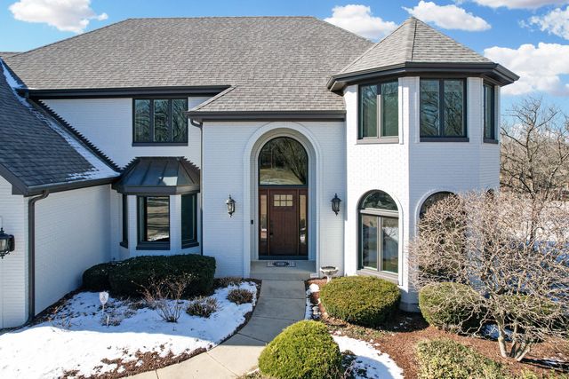 51 Crestview Drive, Oswego, IL 60543