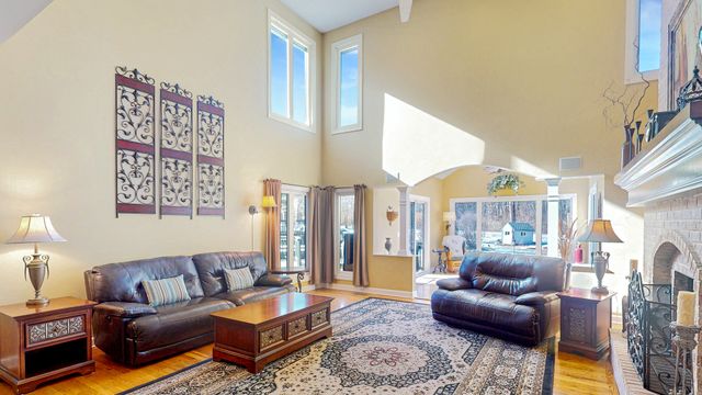 51 Crestview Drive, Oswego, IL 60543