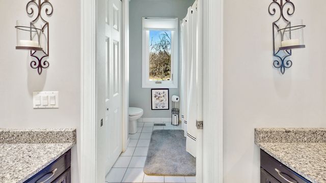 51 Crestview Drive, Oswego, IL 60543