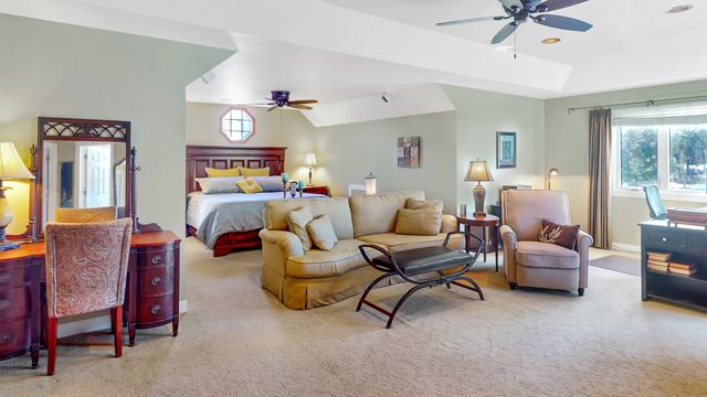 51 Crestview Drive, Oswego, IL 60543