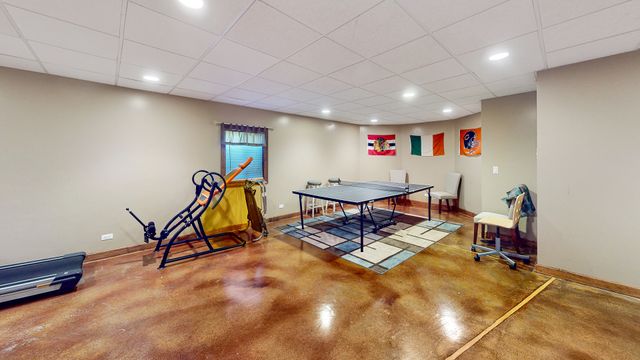 51 Crestview Drive, Oswego, IL 60543