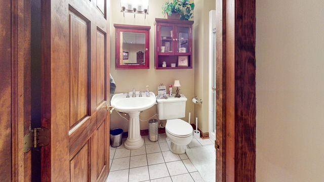 51 Crestview Drive, Oswego, IL 60543