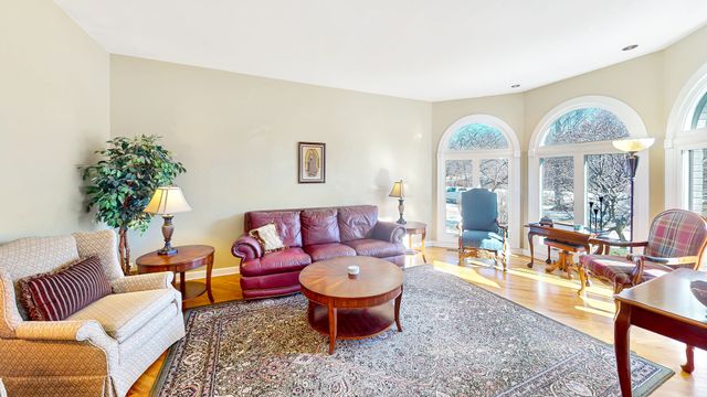 51 Crestview Drive, Oswego, IL 60543