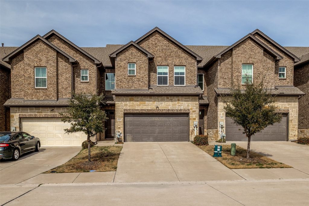 2415 Acorn Court, Sachse, TX 75048