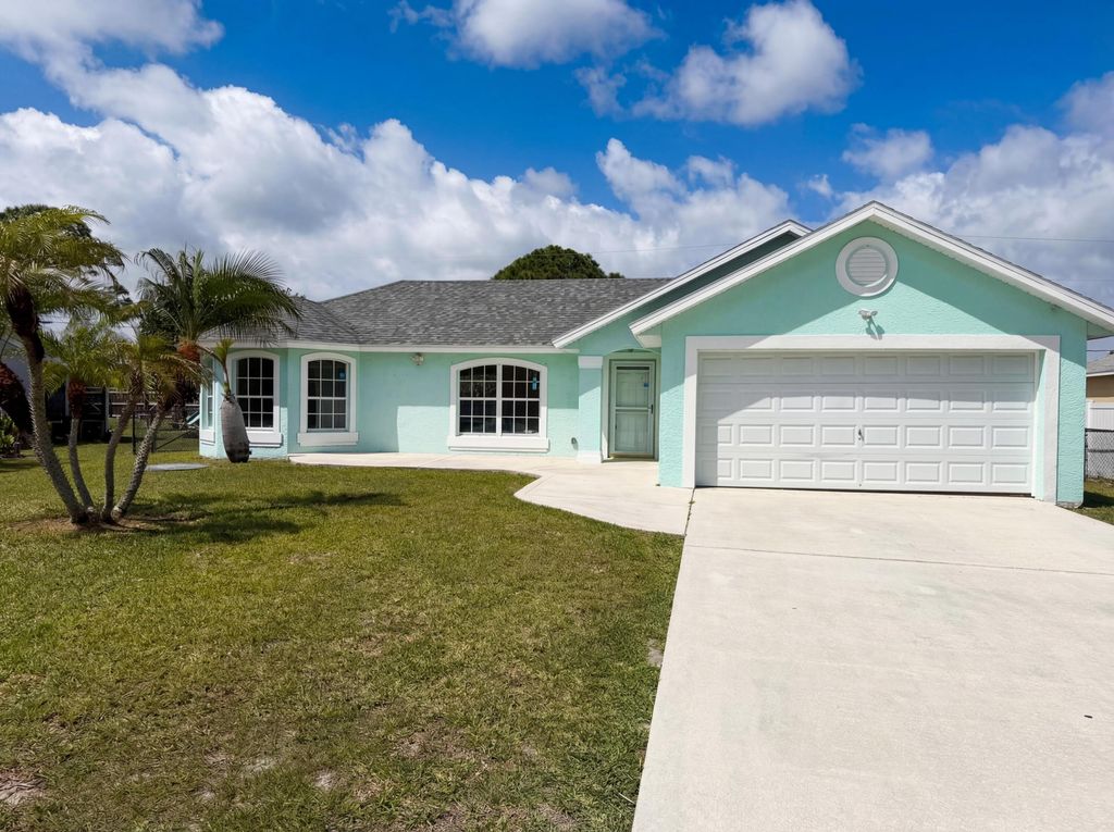 2332 SE Berkshire Boulevard, Port St Lucie, FL 34952