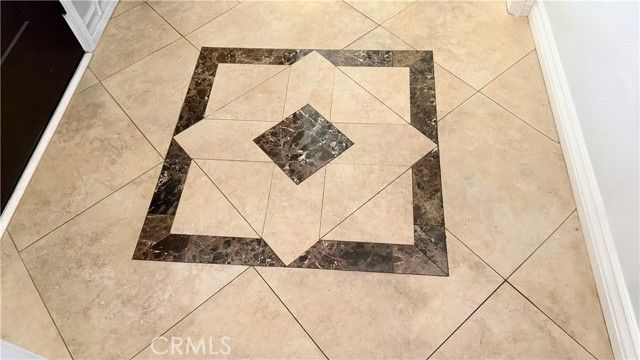 5237 Elvira, Laguna Woods, CA 92637