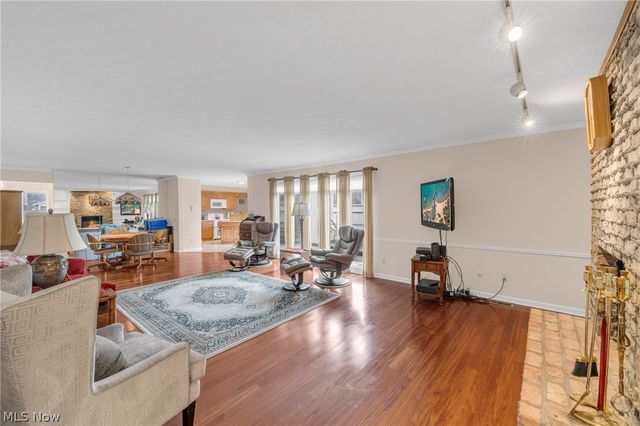 22137 Meadownorth Court, Strongsville, OH 44149