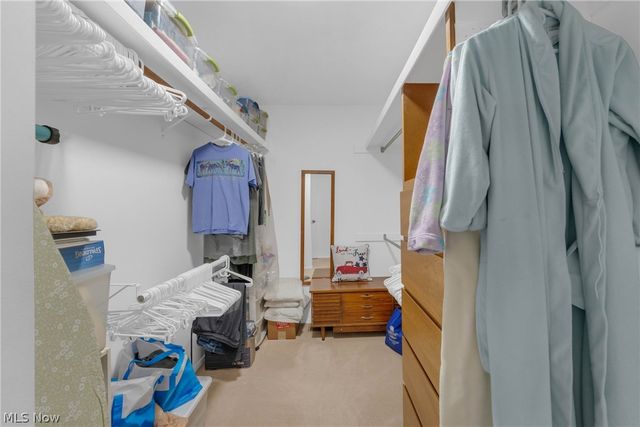 22137 Meadownorth Court, Strongsville, OH 44149